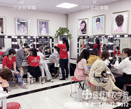深圳最有名的化妆学校，深圳哪里有比较专业的化妆学校