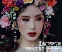 实体店学美甲美睫学费多少（学美睫美甲去门店还是学校好）