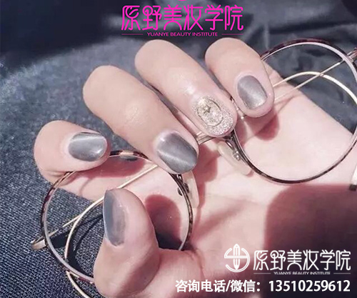 学美甲需要学费（学美甲报名费用多少钱）