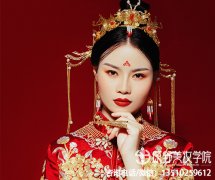 学化妆美甲纹绣学费多少（纹绣培训班学费多少钱）